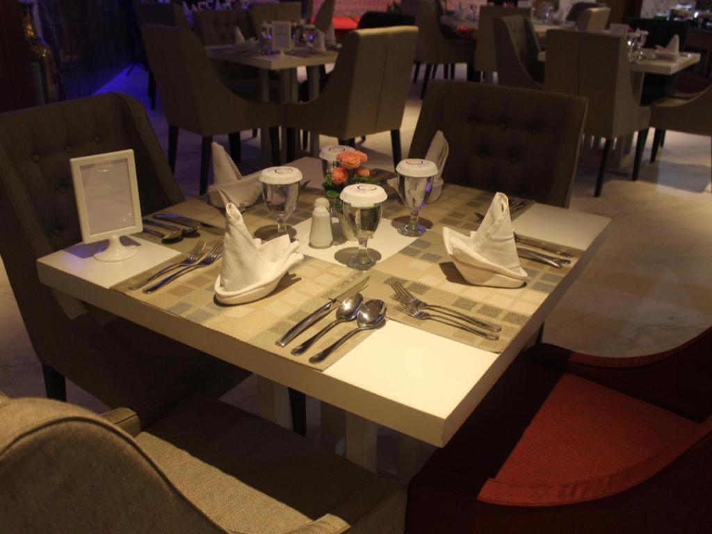 G'Sign Hotel Banjarmasin Банджармасін Екстер'єр фото